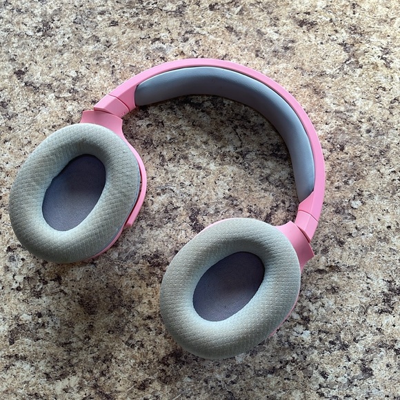 Pink Razer gaming headset - Picture 3 of 3